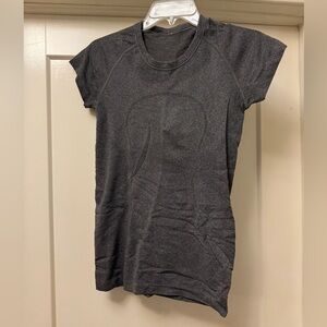 Lululemon grey swiftly tech short sleeve top size 6